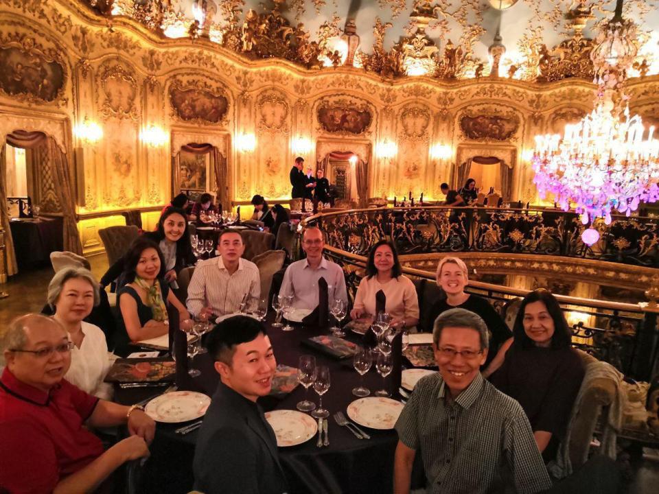 Singapore tourists in Moscow restaurant